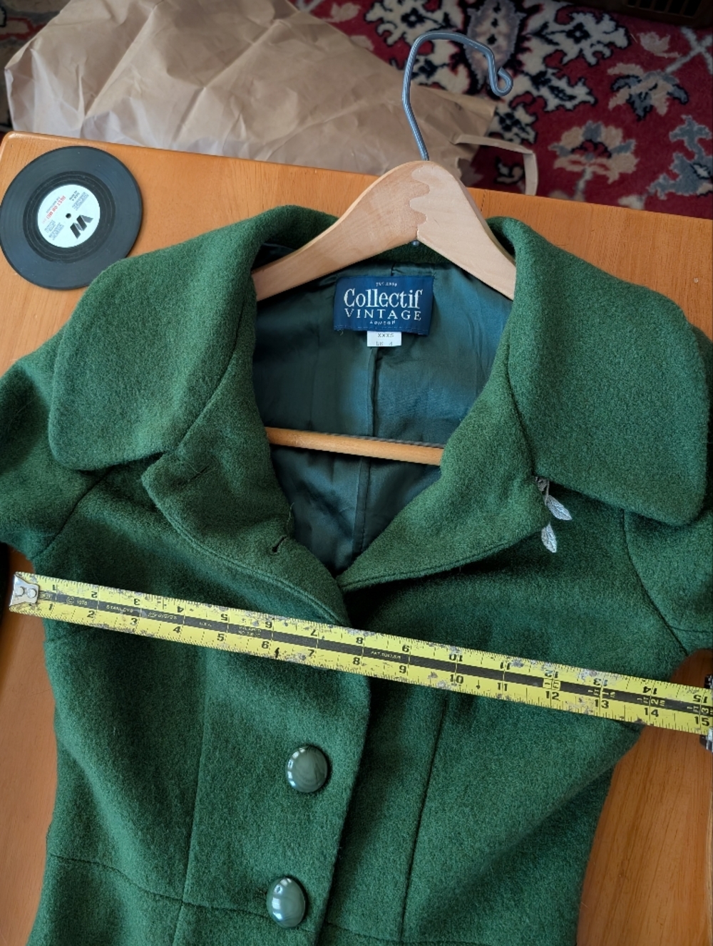 Green Embroidered Women's Coat - Picture 7 of 7